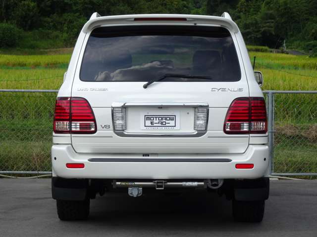 Toyota Land Cruiser Cygnus 11