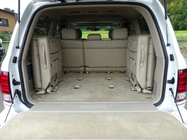 Toyota Land Cruiser Cygnus 12
