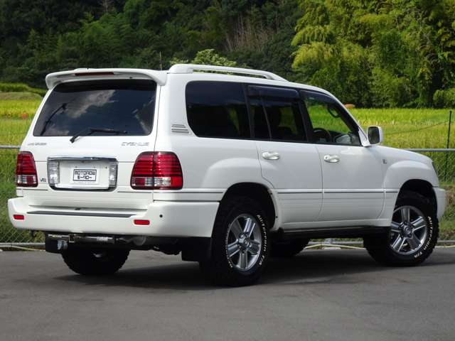 Toyota Land Cruiser Cygnus 2