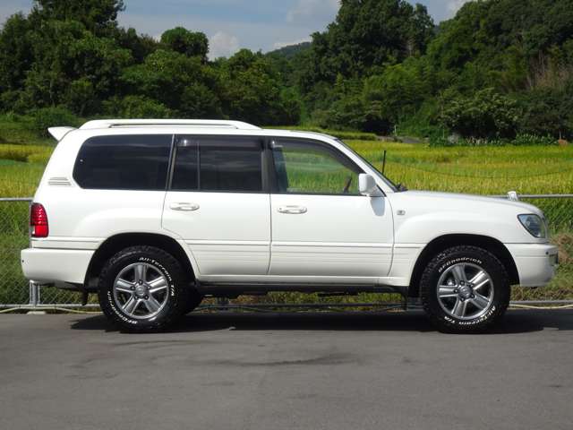 Toyota Land Cruiser Cygnus 5