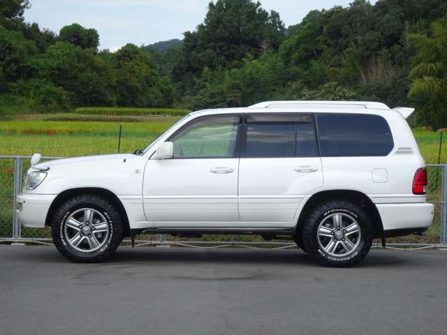 Toyota Land Cruiser Cygnus 7