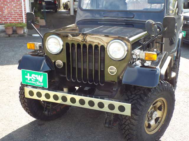 Mitsubishi Jeep 4