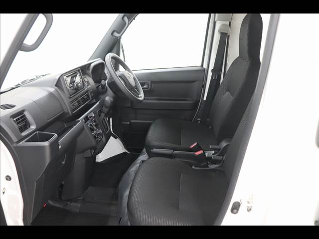 Daihatsu Hijet Cargo 12