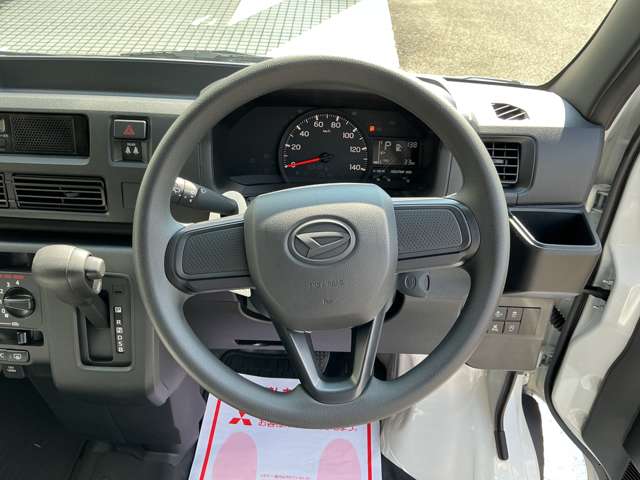 Daihatsu Hijet Cargo 12