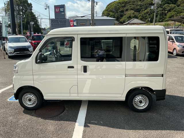 Daihatsu Hijet Cargo 4