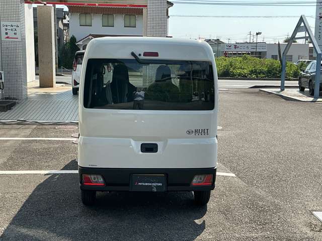 Daihatsu Hijet Cargo 6