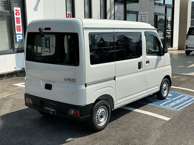Daihatsu Hijet Cargo 7