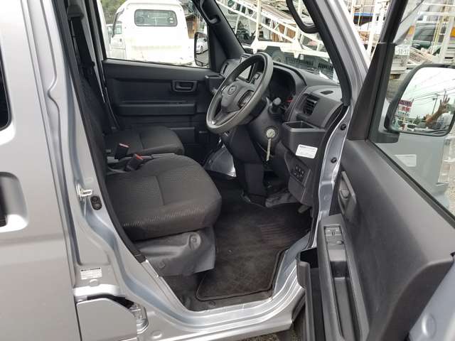 Daihatsu Hijet Deck Van 7