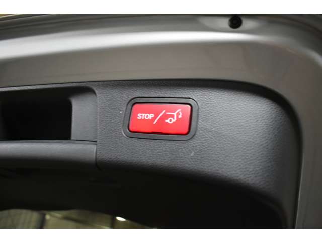 Mercedes-Benz GLA-Class 12