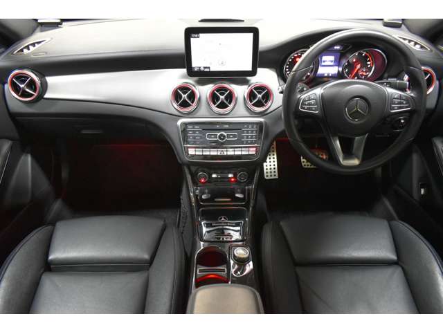 Mercedes-Benz GLA-Class 2