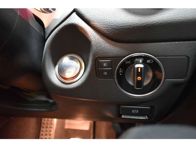 Mercedes-Benz GLA-Class 8