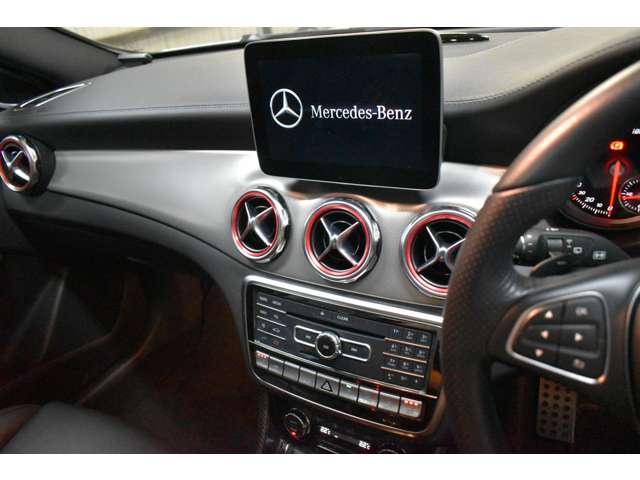 Mercedes-Benz GLA-Class 10