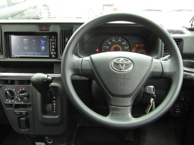 Toyota Pixis Van 5