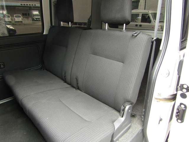 Toyota Pixis Van 8