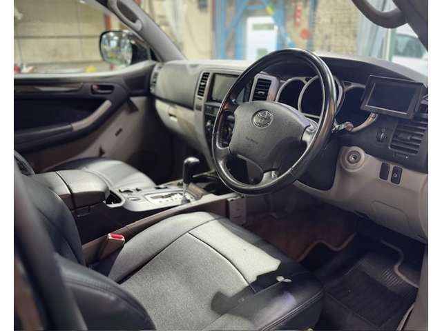 Toyota Hilux Surf 11