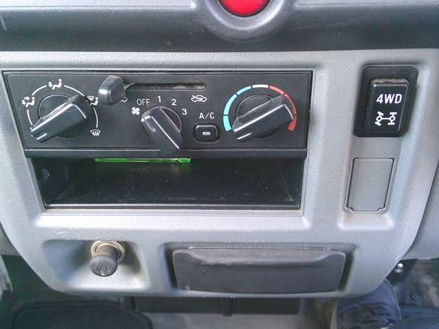 Mitsubishi Minicab Truck 10