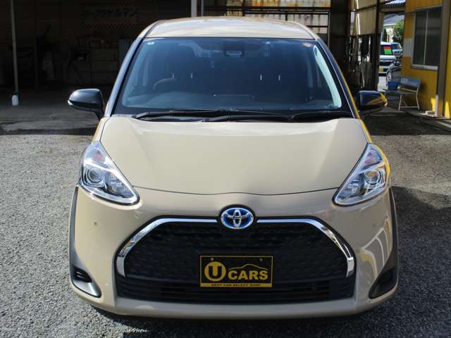 Toyota Sienta 5
