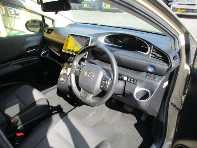 Toyota Sienta 8