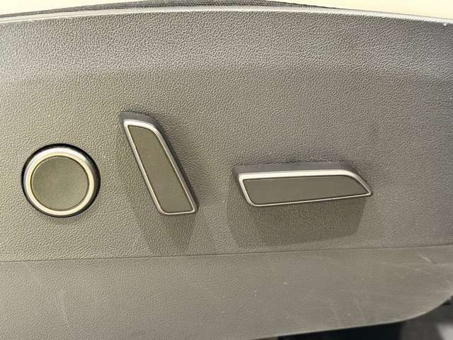 Tesla Model Y 12