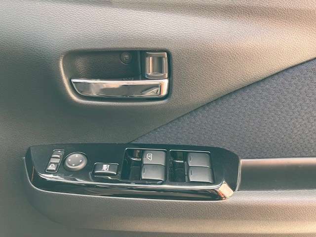 Mitsubishi eK X 11