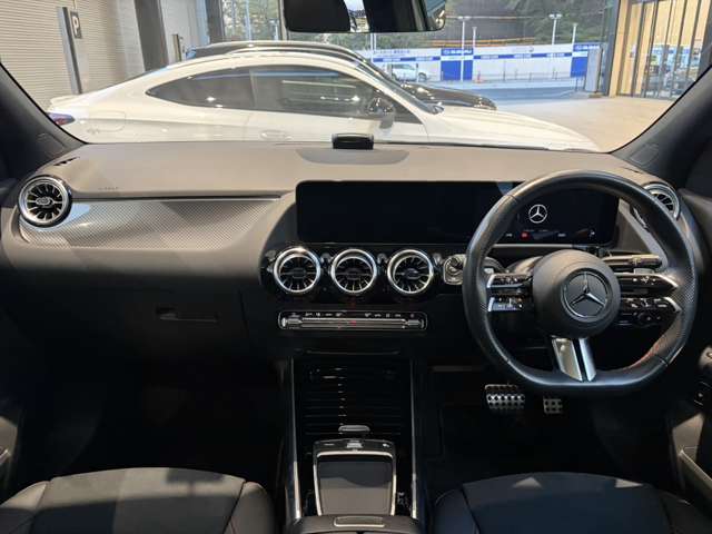 Mercedes-Benz GLA-Class 4