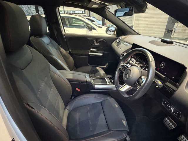 Mercedes-Benz GLA-Class 6