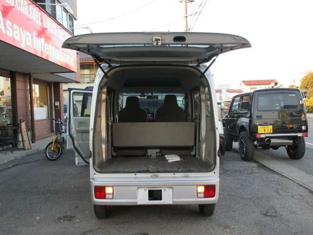 Nissan NV100 Clipper 10