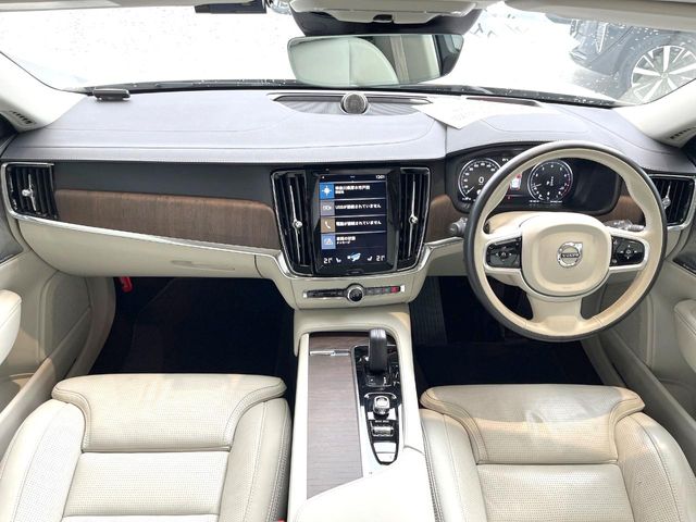 Volvo V90 Cross Country 2