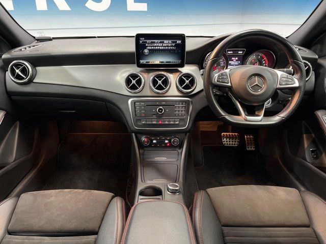 Mercedes-Benz GLA-Class 2