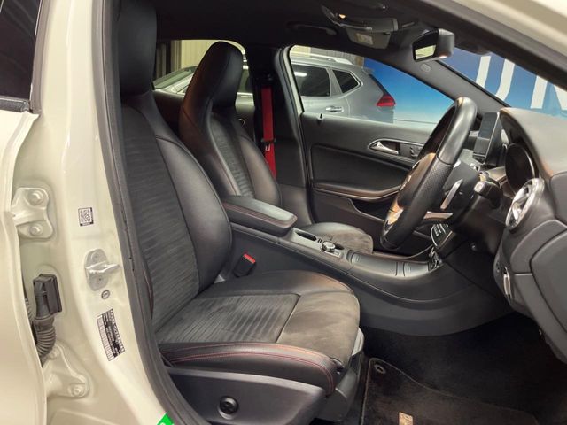 Mercedes-Benz GLA-Class 9