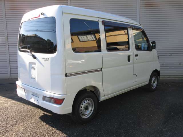 Daihatsu Hijet Cargo 7