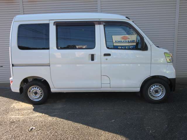 Daihatsu Hijet Cargo 8