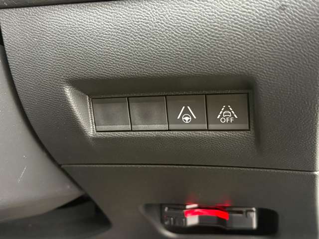 Peugeot SUV e-2008 11