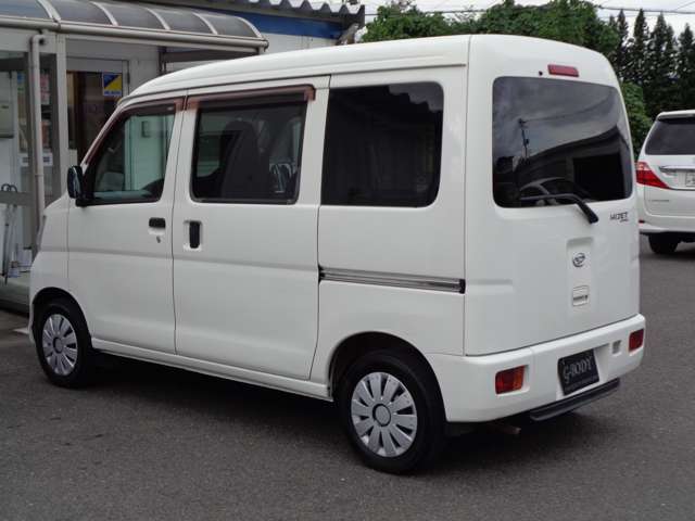 Daihatsu Hijet Cargo 7