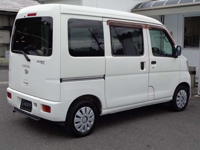 Daihatsu Hijet Cargo 8