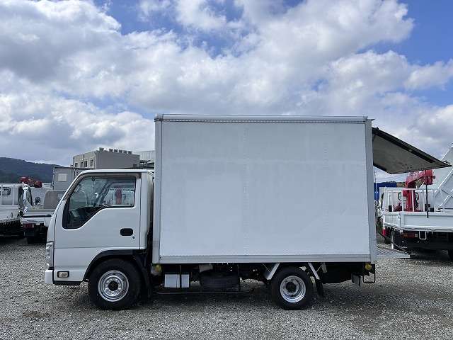 Isuzu Elf 11