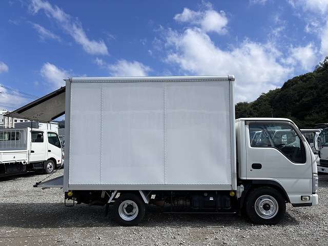 Isuzu Elf 12