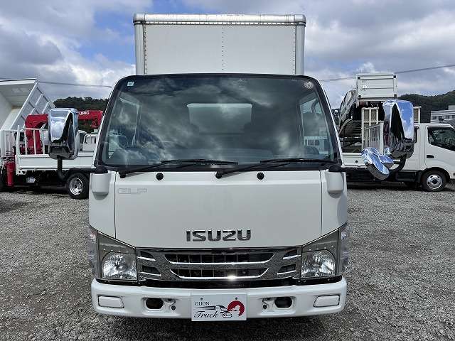 Isuzu Elf 2