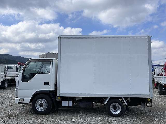 Isuzu Elf 4
