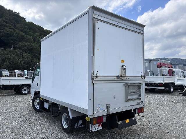 Isuzu Elf 6