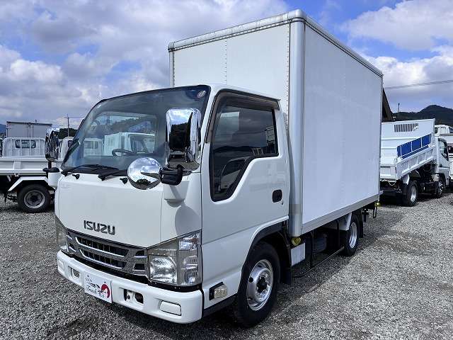 Isuzu Elf 9