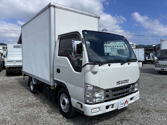Isuzu Elf 10