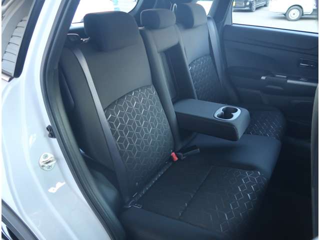 Mitsubishi RVR 9