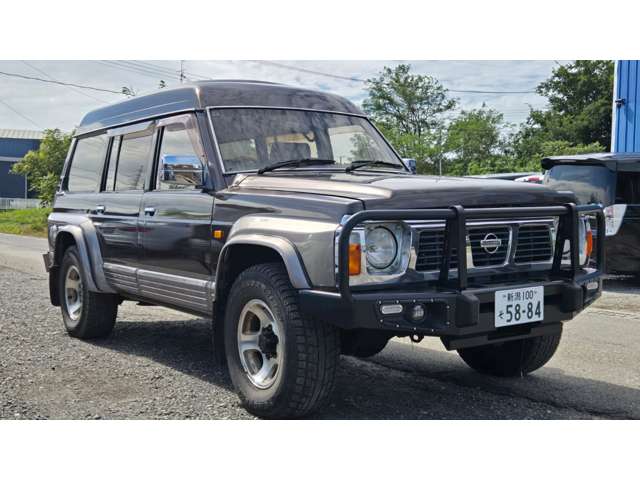 Nissan Safari 4