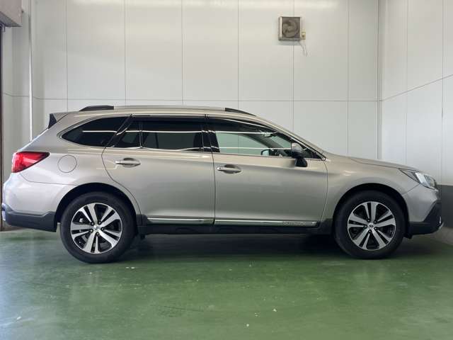 Subaru Legacy Outback 4