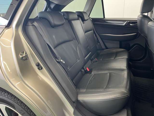 Subaru Legacy Outback 10