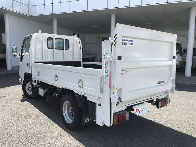 Isuzu Elf 6