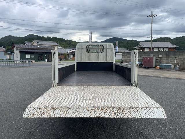Isuzu Elf 11