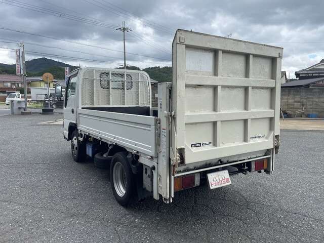 Isuzu Elf 3