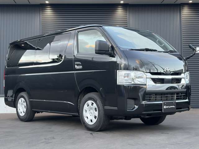 Toyota Hiace Van 3